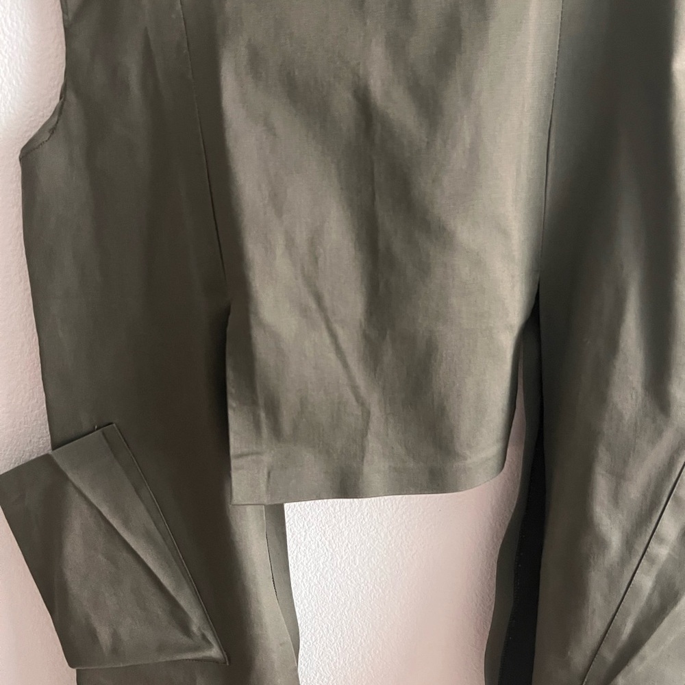 Olive Green Sleeveless Crop Top - Picture 8 of 8
